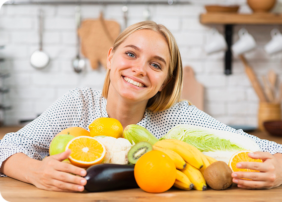 mujer frutas vegetales